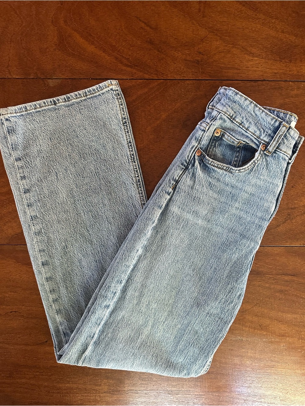 H&M High Waist Wide Leg Jeans Light Wash Denim Size 6 26x30